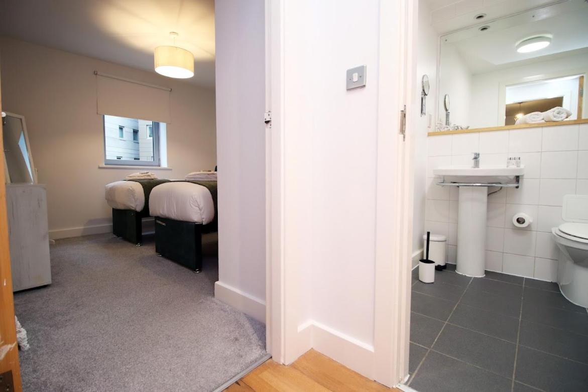 Bright 1Bedroom Apartment, Central Location With Balcony Bristol Buitenkant foto
