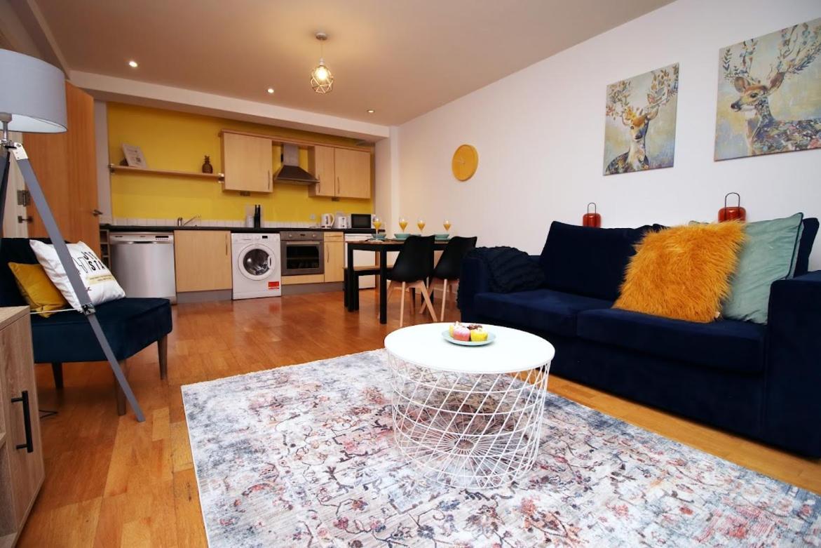 Bright 1Bedroom Apartment, Central Location With Balcony Bristol Buitenkant foto